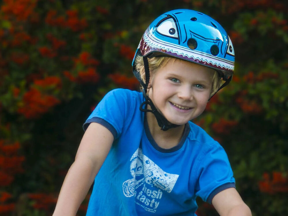 Kask HORNIT Shark Niebieski dla Dzieci (rozmiar S) normy bezpieczeńswa wesoły motyw