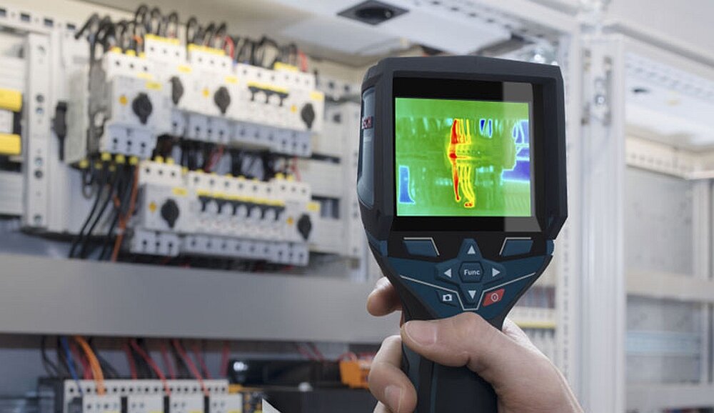 Kamera termowizyjna BOSCH Professional GTC 400 C praca ekran pomiar zakres aplikacja