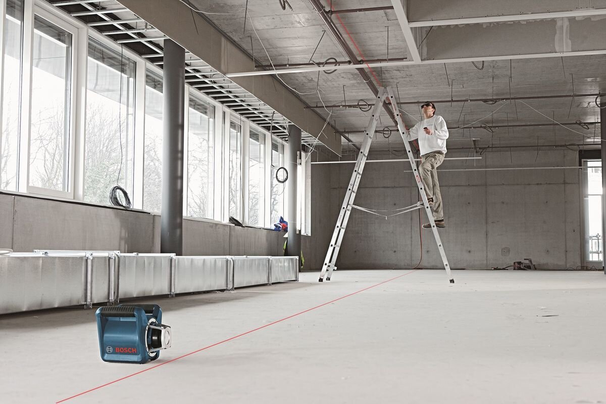 Laser obrotowy BOSCH Professional GRL 300 HV 0601061501, zasięg, odbiornik, promień, detekcja, Montaż sufitu podwieszanego z użyciem lasera Bosch na uchwycie ściennym.
