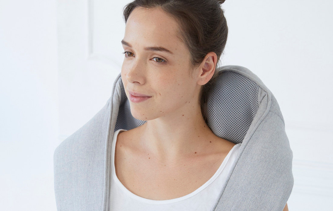 Masazer do karku SYNCA QuZy dwa tryby masazu ugniatajacy shiatsu