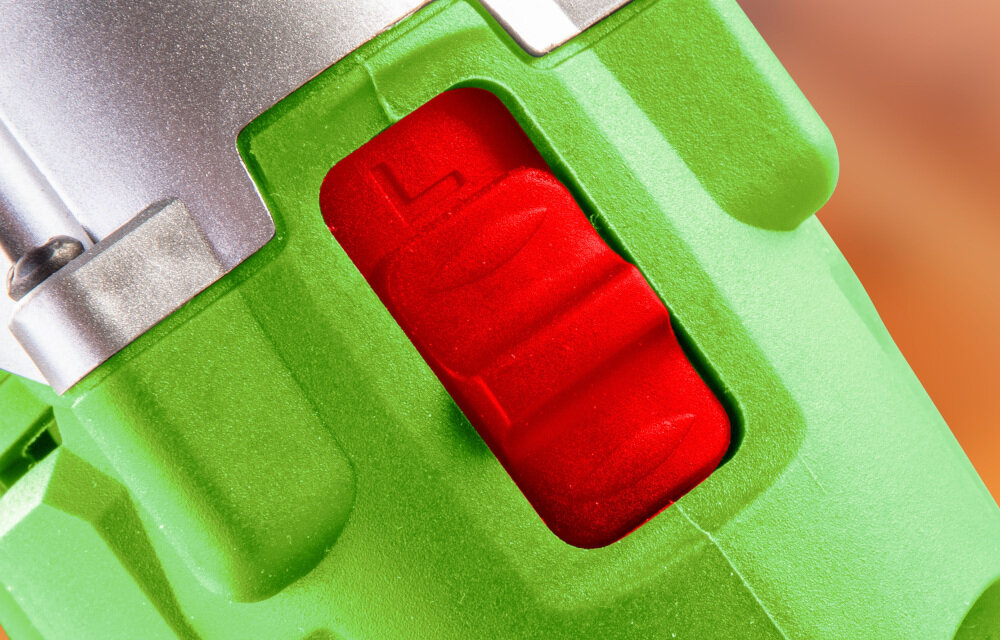 Wiertarko-wkrętarka VERTO 50G273 dwa biegi pierwszy praca w zakresie od 0 do 350 obr/min drugi od 0 do 1350 obr/min wysoki moment obrotowy do 35 Nm