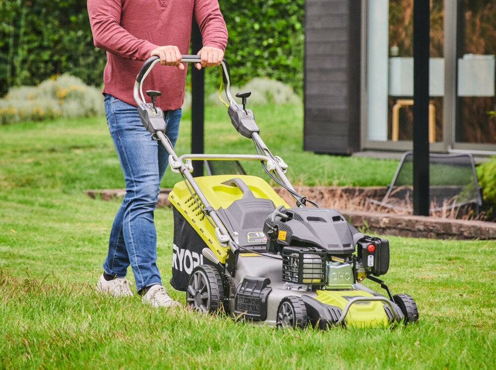 KOSIARKA SPALINOWA RYOBI RLM53190YV przechowywanie kompaktowosc