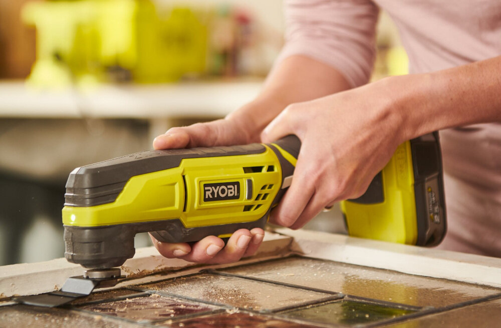 Narzędzie wielofunkcyjne RYOBI R18MT3-0 wydajne wszechstronne do cięcia płyt gipsowych metalu drewna tworzyw sztucznych wielu innych materiałów wygodny i ergonomiczny uchwyt obudowa wysokiej jakości przydatne w warunkach domowych