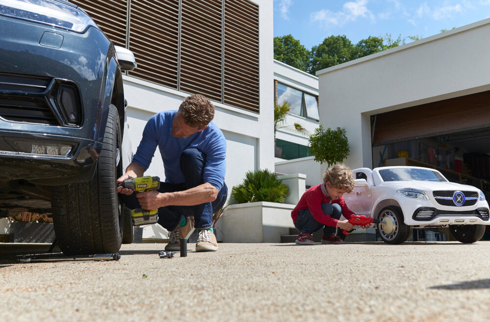 Klucz udarowy RYOBI R18iW3-120S uchwyt  zewnętrzny czworokątny 1/2-cala szybka i łatwa wymiana bitów dopasowanie akcesoriów