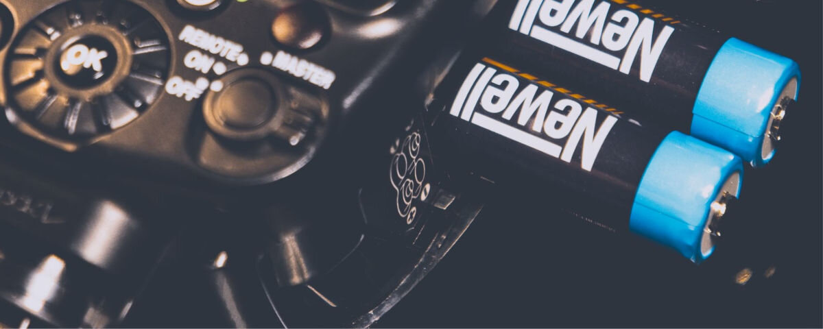 Akumulatorki AA 2500 mAh NEWELL (4 szt.), moc, energia, zasilanie, czas, Akumulatorki wpięte do aparatu fotograficznego