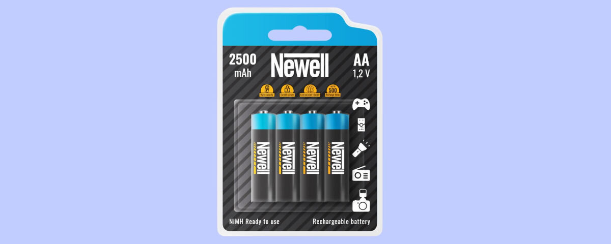 Akumulatorki AA 2500 mAh NEWELL (4 szt.), doświadczenie, ekologia, zaufanie, marka, na niebieskim tle zapakowane fabrycznie Akumulatorki