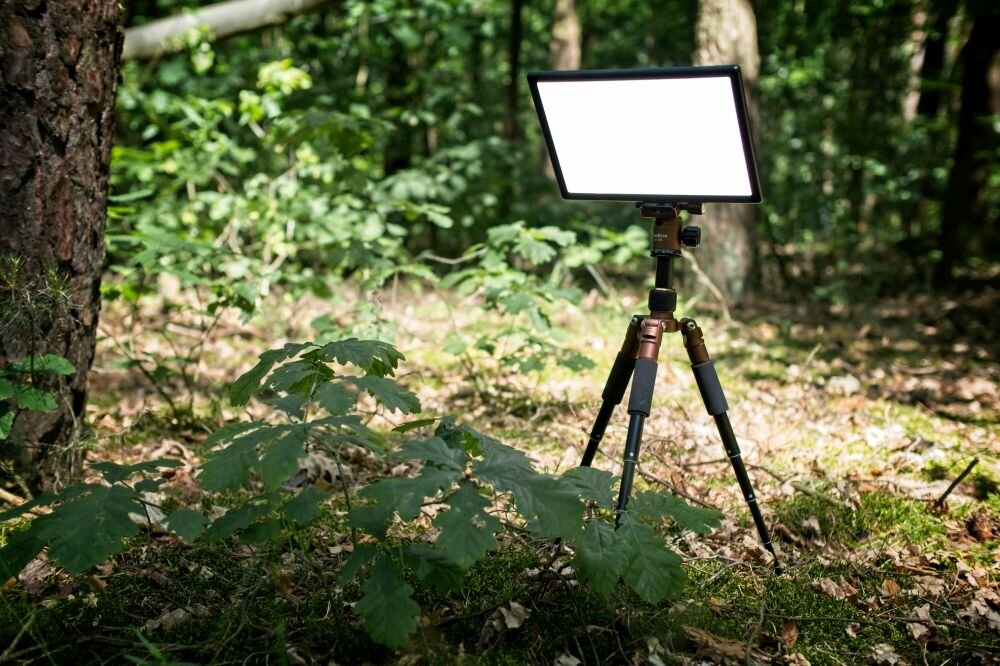 Lampa LED NEWELL Air 650i barwa jasność zasilanie bateria montaż aparat zdjęcia filmy obsługa regulacja waga led wymiary