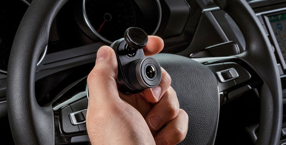 Wideorejestrator GARMIN Dash Cam Tandem lifestyle nagrywanie