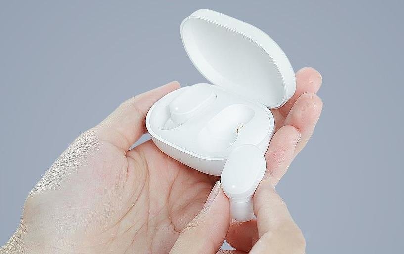 Słuchawki dokanałowe XIAOMI Mi True Wireless Earbuds - Lekkie