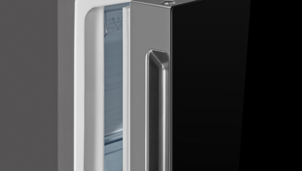 Lodówka HISENSE RB438N4GB3 - Gładkie drzwi