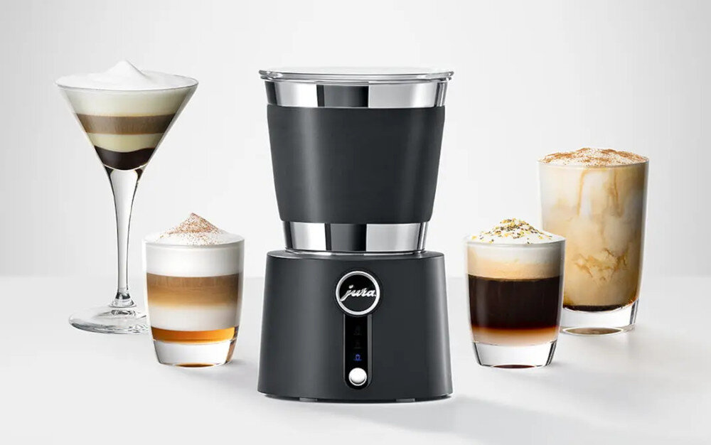 Spieniacz JURA 24019 wygląd design tło wizualizacja prezentacja Kremowa pianka w domu