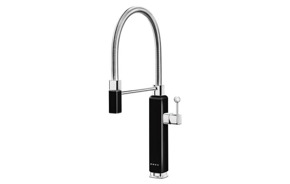 SMEG MDF50BL obrotowa wylewka bateria kuchenna stojąca nowoczesny styl kuchnia elastyczna jednodźwigniowa funkcjonalność