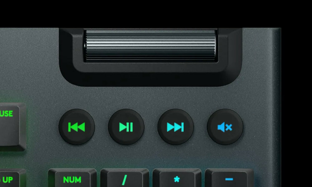 LOGITECH G815 RGB lewy