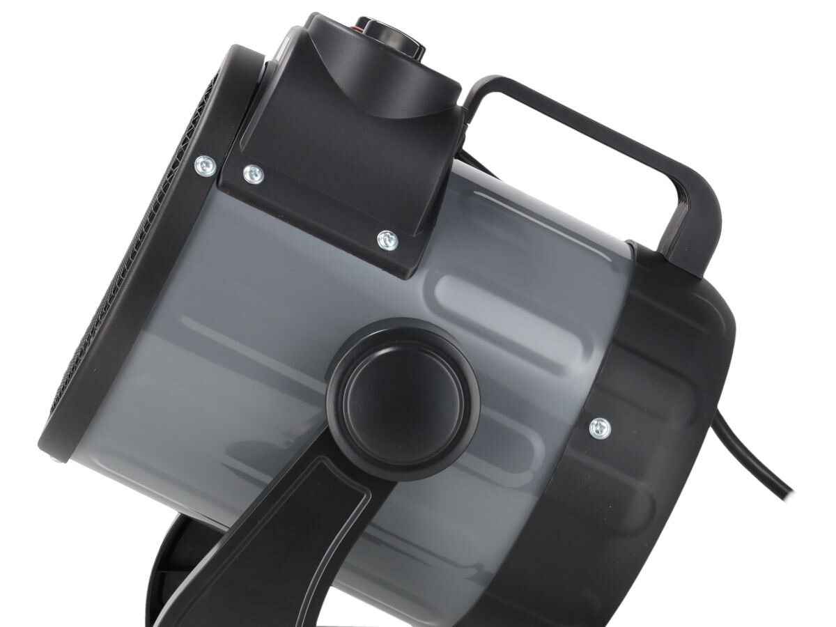 Nagrzewnica elektryczna DEDRA DED9930C2, kąt, skierowanie, elastyczność, strefa, Widok z boku na nagrzewnicę Dedra, pochylony panel, metalowa rama i uchwyt transportowy.