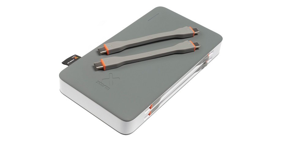 Powerbank XTORM Rover 20000 mAh widok góra ogólny przewody