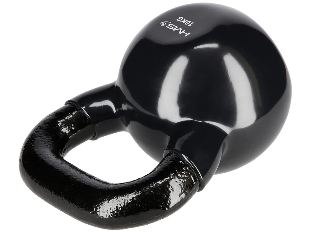 Kettlebell HMS KNV10 (10 kg) kettlebell na białym tle leży ćwiczenia z kettlebellem aktywują głębokie partie mięśniowe wsparcie w budowaniu siły funkcjonalnej stabilności całego ciała zwiększa wydolność mięśni poprawia postawę ułatwia wykonywanie codziennych czynności