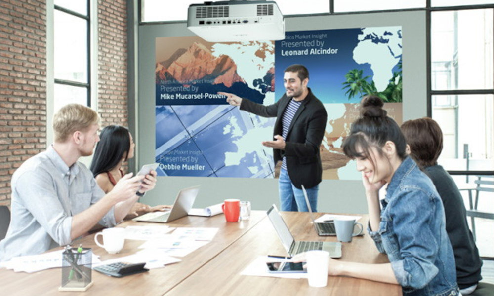 Projektor NEC P605UL