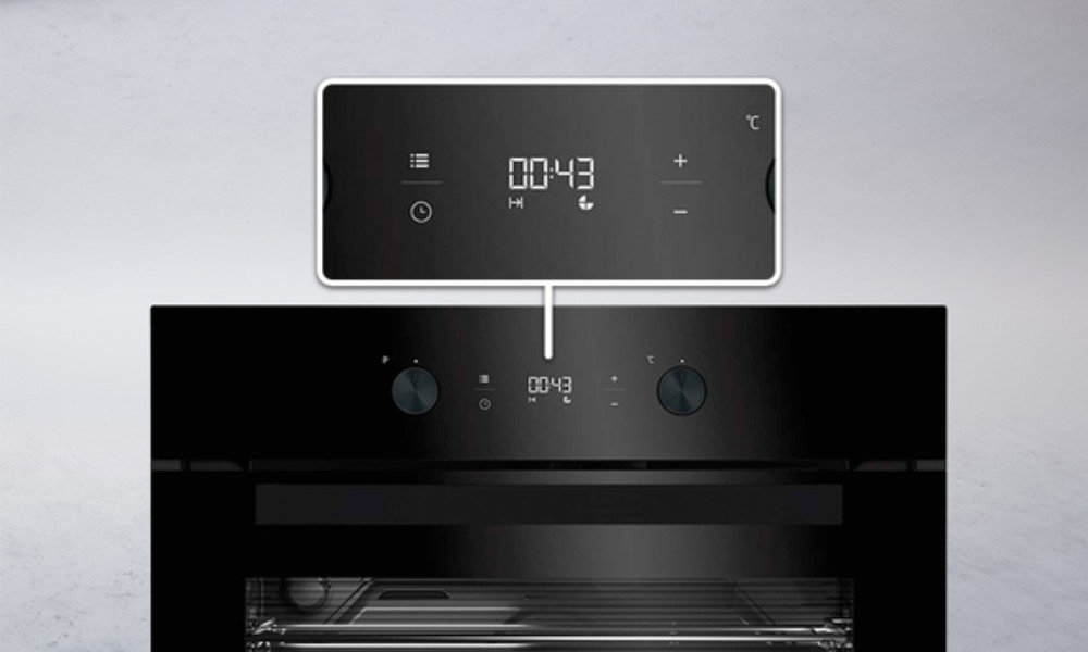 Piekarnik BEKO BIS14300BCS - Intuicyjny wyświetlacz semi-sensorowy