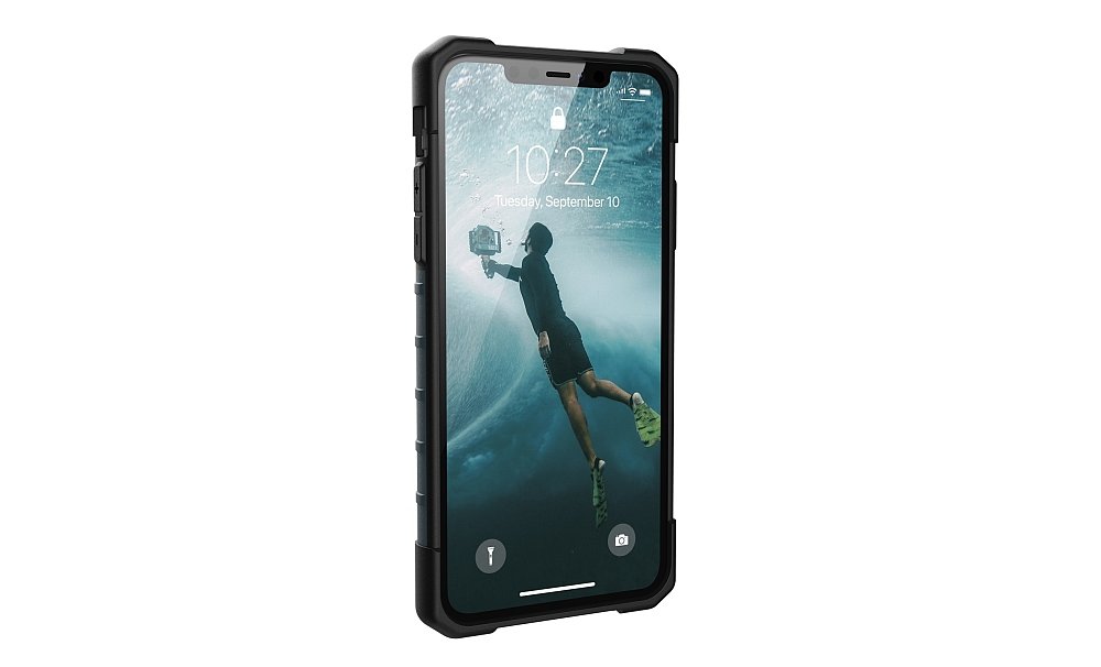 Etui UAG Pathfinder do Apple iPhone 11 ergonomia