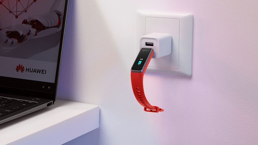 Smartband HUAWEI Band 4 Czarny - Wygodne ładowanie