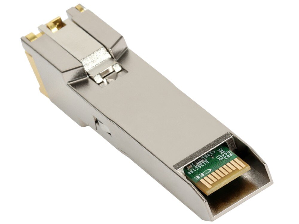 Wkładka SFP EXTRALINK EX.15081 Perspektywa ukazująca tył metalowego modułu SFP z widocznym złączem krawędziowym w formie zielonej płytki ze złotymi stykami elektrycznymi