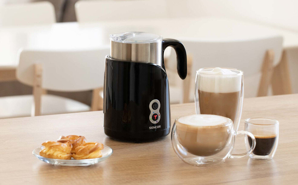 Spieniacz SENCOR SMF 4000BK Mleczne napoje w domu wygląd design prezentacja wizualizacja tło