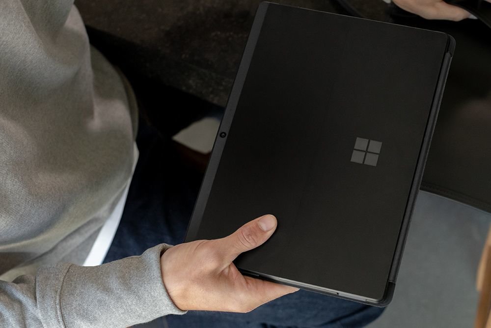 Laptop MICROSOFT Surface Pro X - ekran