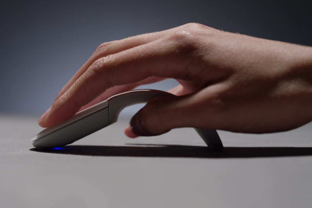 Mysz MICROSOFT Surface Arc Mouse wygoda elegancja design projekt dopasowanie intuicyjność ergonomia