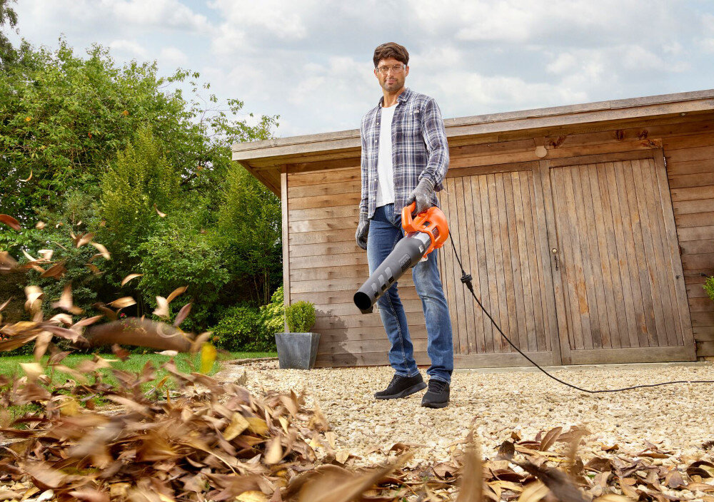 Dmuchawa do liści BLACK&DECKER BEBL185-QS porzadek czyszczenie sprzatanie
