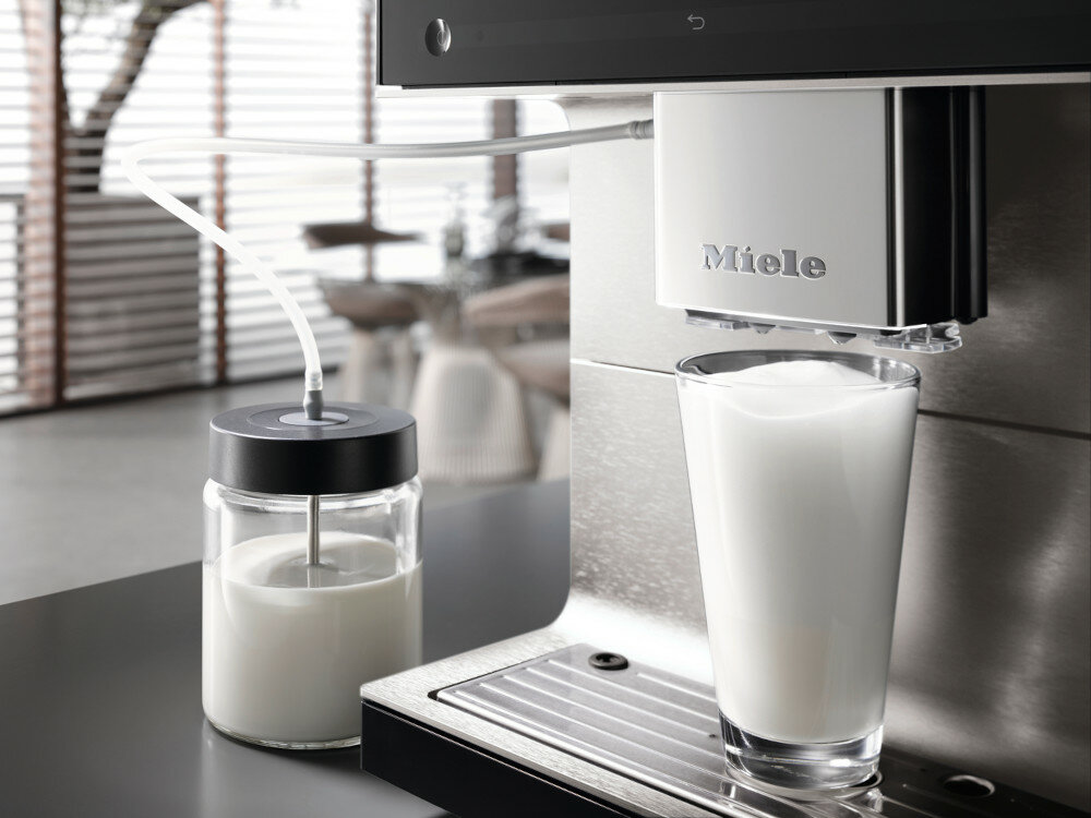 Ekspres MIELE CM 7550 Bialy Cappuccinatore pianka
