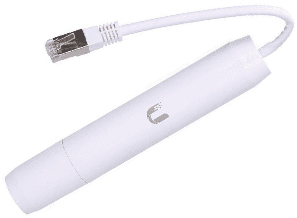 Konwerter UBIQUITI INS-3AF-O-G Biały walcowaty konwerter z odkręconą dolną zaślepką leżącą obok i krótkim przewodem zakończonym wtyczką RJ45