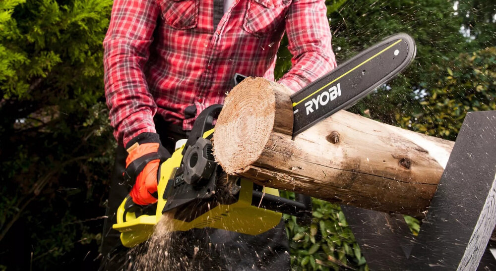 Piła elektryczna RYOBI RCS2340B do typowych prac związanych z drewnem do niezwykle precyzyjnych zadań specjalnych prowadnica OREGON o długości 40 cm łańcuch mechaniczny hamulec