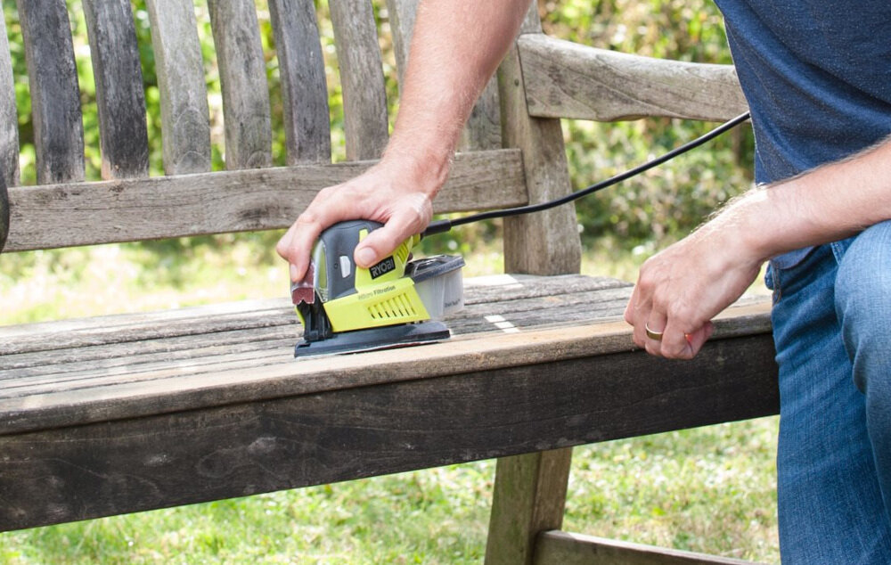 Szlifierka oscylacyjna RYOBI RPS100-S zasilana prądem elektrycznym silnik o mocy 100 W maksymalna prędkość obrotowa do 12000 obr/min