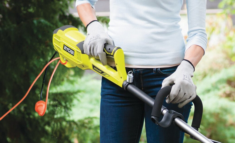 Podkaszarka elektryczna RYOBI RLT1238I uchwyt podwójny ergonomiczna forma dobre wyważenie