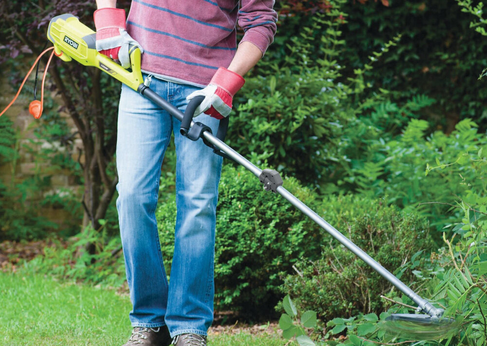 Podkaszarka elektryczna RYOBI RXBC01 solidny sprzęt niska waga 1,4 kg konstrukcja obudowy z wysokiej jakości materiałów przy użyciu zaawansowanej technologii produkcji skuteczna i satysfakcjonująca praca