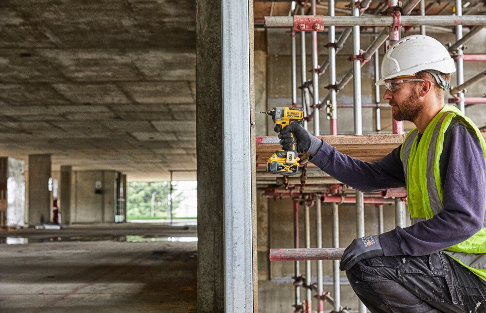 Zakrętarka udarowa DEWALT DCF801N-XJ tryb PrecisionDrive dodatkowa kontrola uniknięcie uszkodzenia materiału i łącznika