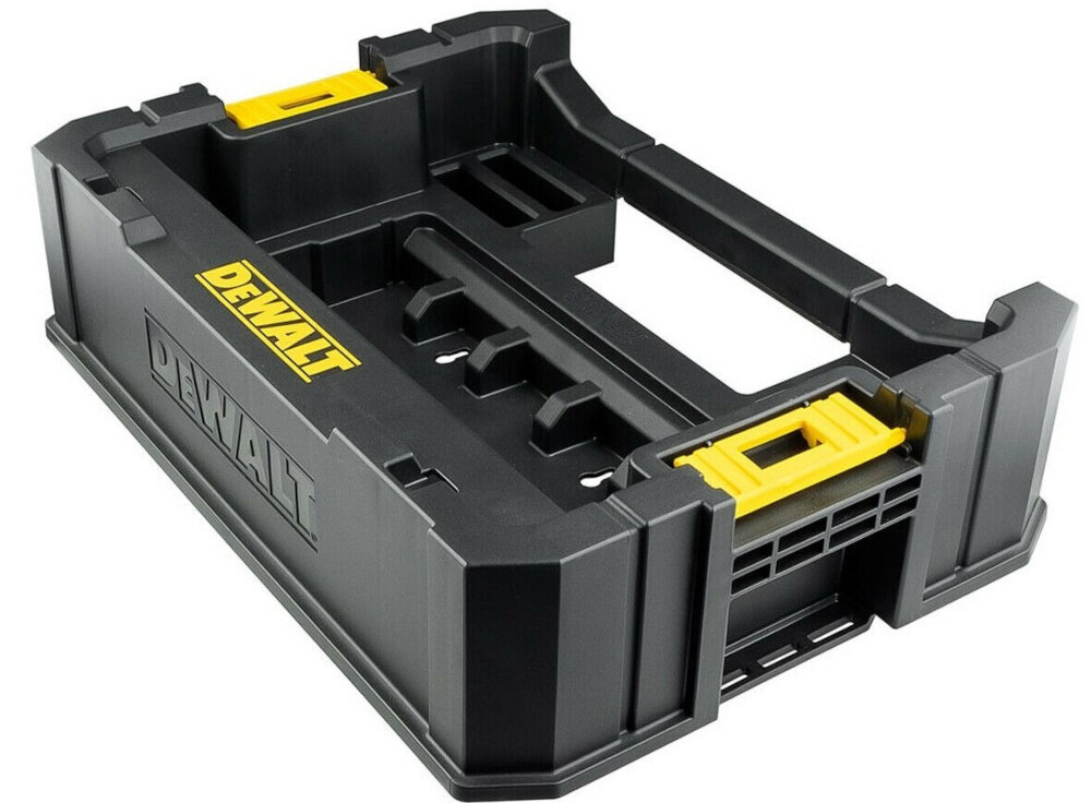 Organizer DEWALT DT70716 TSTAK organizer na białym tle widoczny od tyłu pod skosem z wytrzymałych tworzyw sztucznych ochrona przed uszkodzeniami mechanicznymi wbudowane otwory umożliwiają zawieszenie go w dogodnym miejscu wymiary 43,7 x 12 x 31 cm