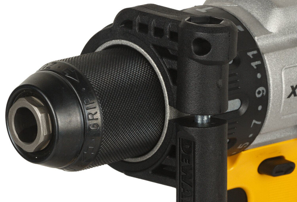 Wiertarko-wkrętarka DEWALT DCD996T2 do mocowania osprzetu za pomoca szybkozaciskowego uchwytu wiertarskiego 13 mm blokada wrzeciona uchwyt magnetyczny