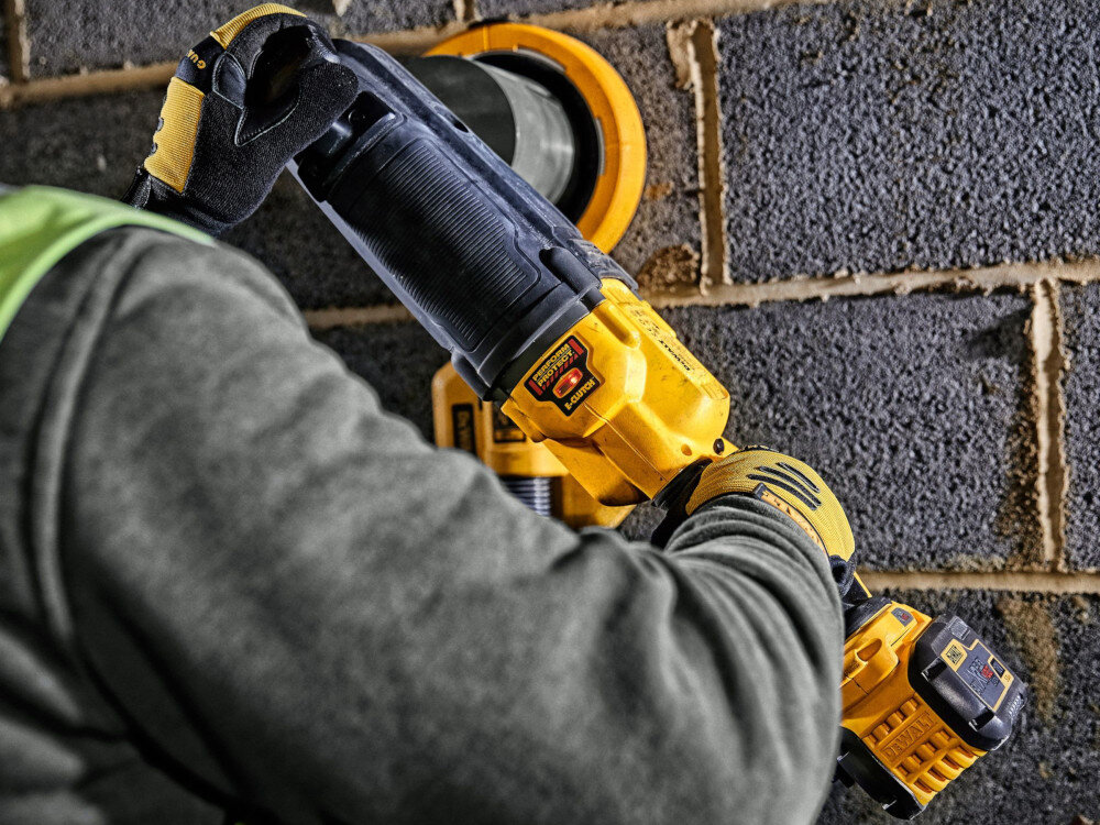 Wiertarka kątowa DEWALT DCD470N świetne parametry techniczne solidne niezawodne do prac ciesielskich budowlanych i przemysłowych