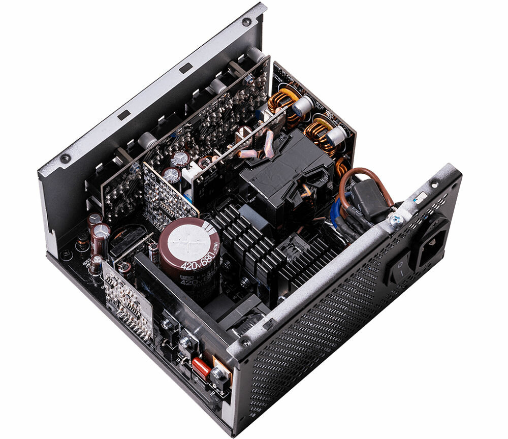 Zasilacz XPG Core Reactor 750W Gold - Moc i kompatybilnosc