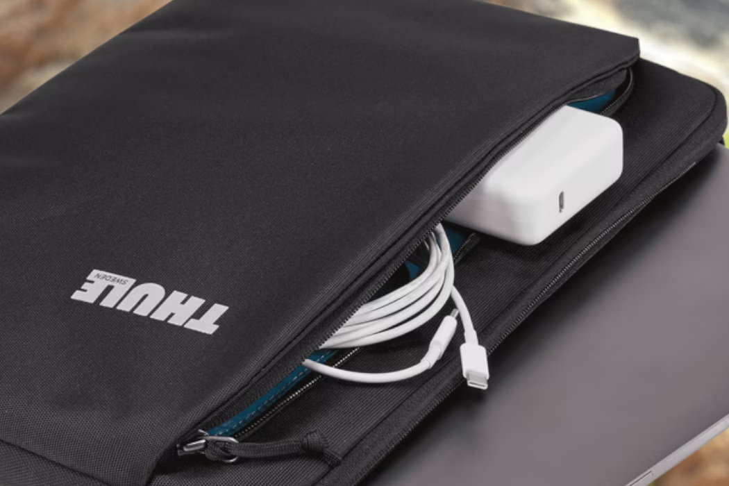 Etui do laptopa THULE Subterra Sleeve 13 cali Czarny ochorona bezpieczeństwo wymiary użytkowanie wytrzymałość odporność