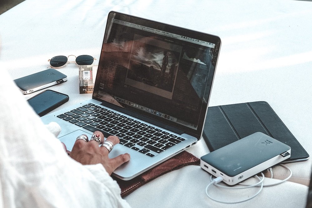 Powerbank Xblitz xb303 quick charge 3.0 power delivery