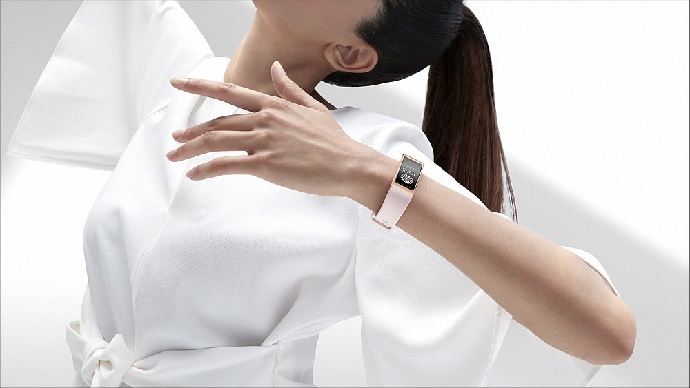 Smartband HUAWEI Band 4 Pro trening ćwiczenia program