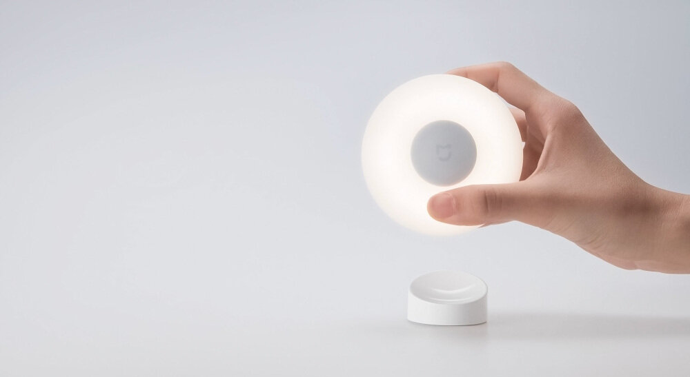 Lampka XIAOMI Mi Motion-Activated Night Light 2 MJYD02YL może się obracać o 360 stopni struktura magnetyczna łatwa instalacja półkulisty korpus podstawa obrotowa świecąca głowica