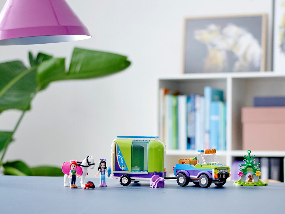 LEGO Friends Przyczepa dla konia Mii 41371 przyczepa z klapą na zawiasach klocki LEGO