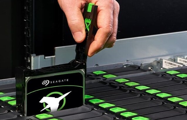 Dysk SEAGATE Exos X14 10TB - nieiwelkie wymiary 147 x 101.85 x 26.1 mm niska waga 690g.