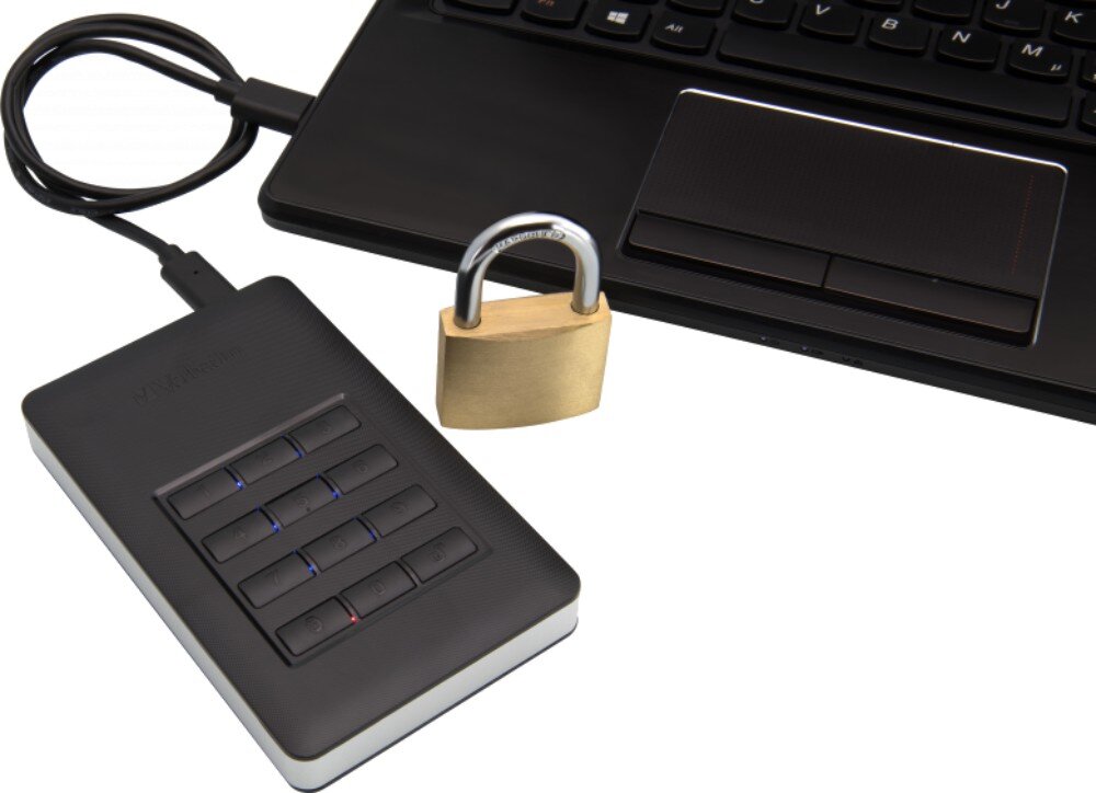 VERBATIM Store 'n' Go Secure Czarny dysk przenośny z klawiaturą numeryczną widoczny z góry na białym tle, kopie zapasowe Nero Backup i wskaźniki LED
