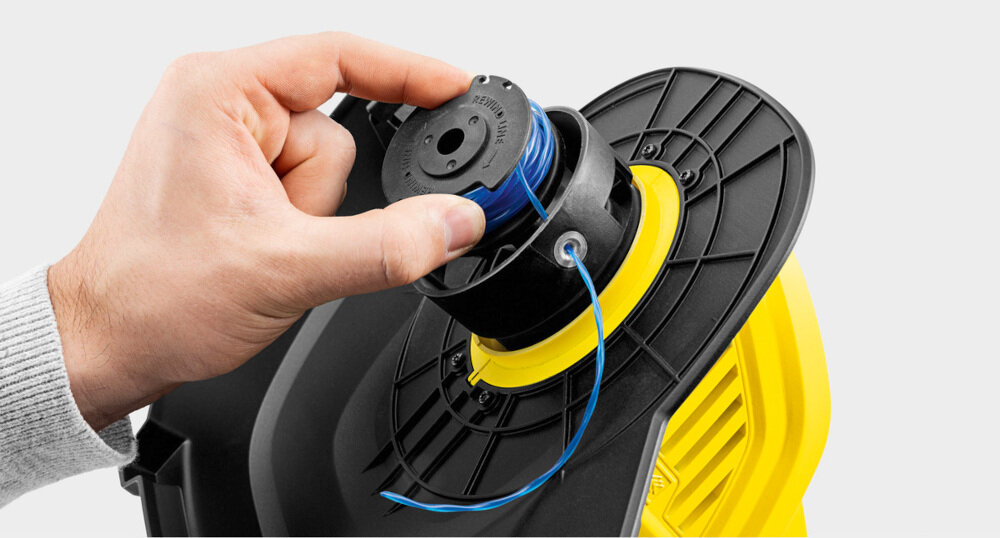 Podkaszarka akumulatorowa KARCHER 1.444-300.0 głowica tnąca z automatycznym wysuwam żyłki tnącej średnica żyłki 1,6 mm szerokość robocza urządzenia do 250 mm osłona zabezpieczająca