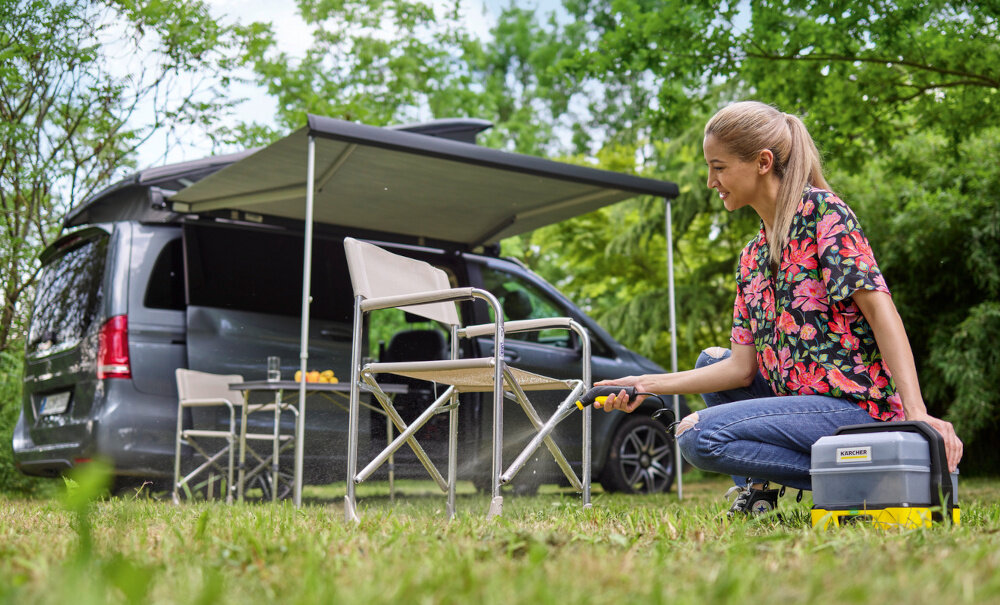 Myjka ciśnieniowa KARCHER OC 3 Plus Car wyposażona w zintegrowaną baterię litowo-jonowa dioda LED