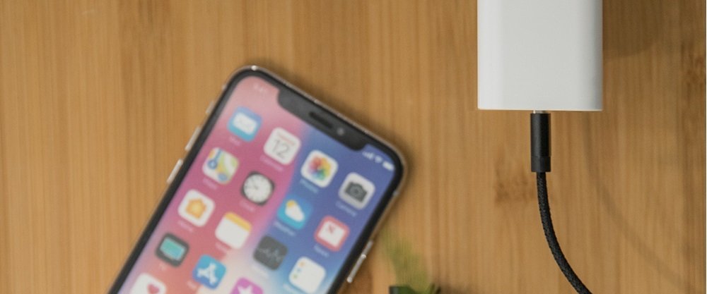 Ładowarka sieciowa FOREVER Core FWC-010QC Biały smartfon biuro